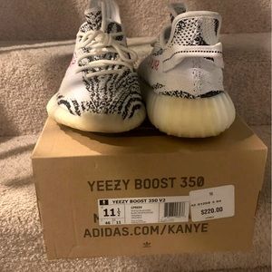 Adidas yeezy boost 350 v2 zebra’s